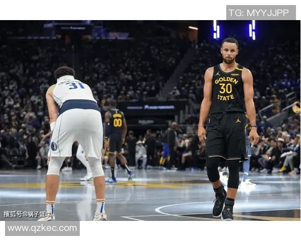 科尔:库里总能用自信方式找到节奏 新首发阵容适配库追巴会继续沿用 科尔:库里总能用自信方式找到节奏 新首发阵容适配库追巴会继续沿用